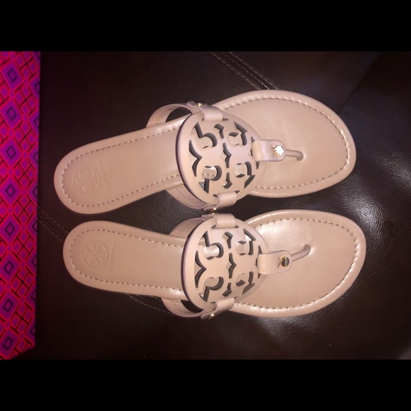 SOLD Tory Burch Miller Light Makeup - Picture 2 of 5